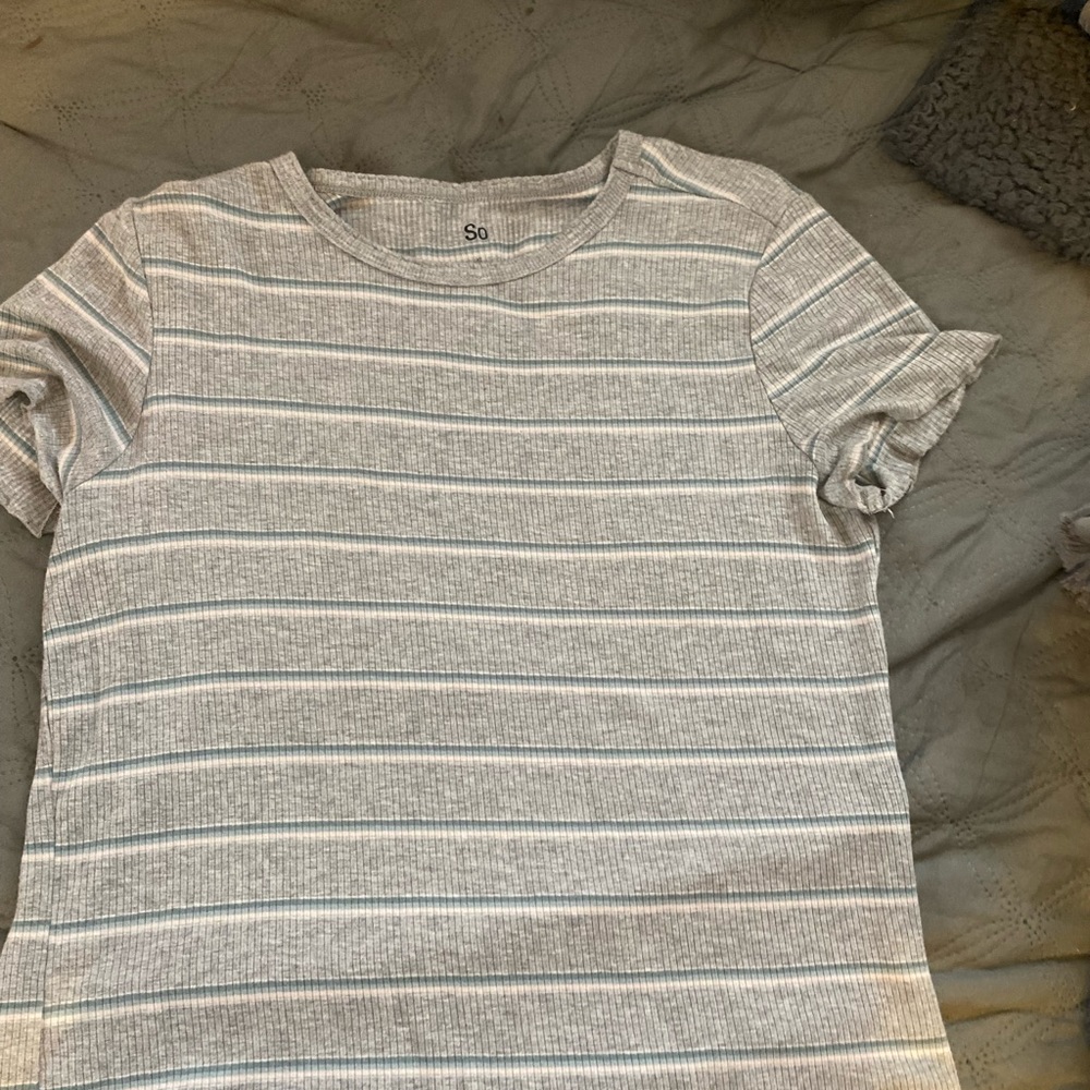 Cute cropped grey and light blue blouse